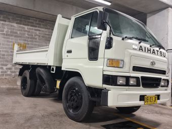 2 tonne van for sale store in victoria