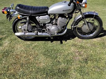 Suzuki GT750: Suzuki's big wet triple - Old Bike Australasia